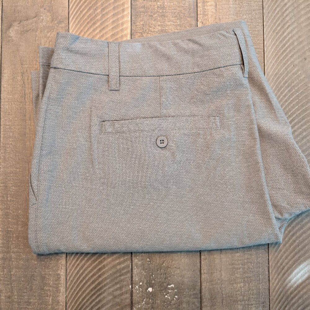 Hang Ten Gray Stretch Hybrid Shorts 36 | 10" Inseam
